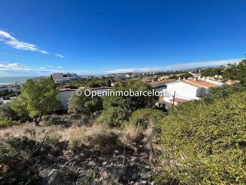 Solar en Sitges con Vistas al Mar - 950m² -  Segregable