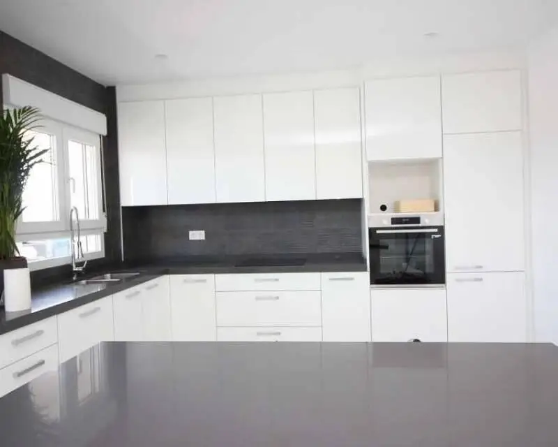 Villas de Lujo en Pinoso:  Modernas y Tradicionales