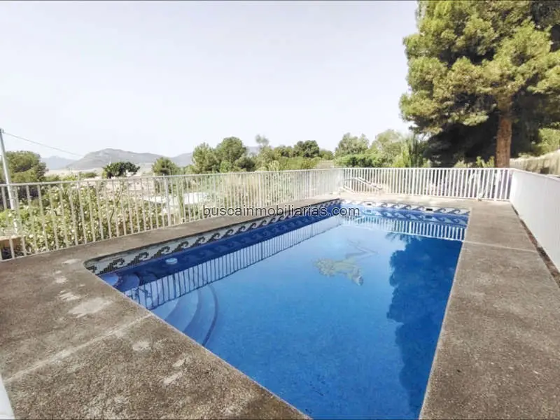 Chalet en Venta La Romana 4 Dormitorios 2 Baños Parcela 2300m2