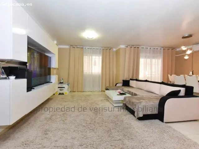 ¡Exclusiva Vivienda Reformada En Garrucha! Tu Hogar Junto Al Mar