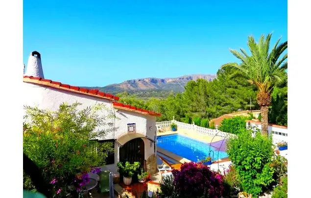 Rent 3 bedroom house of 200 m² in Urbanització Muntanya de Pedreguer