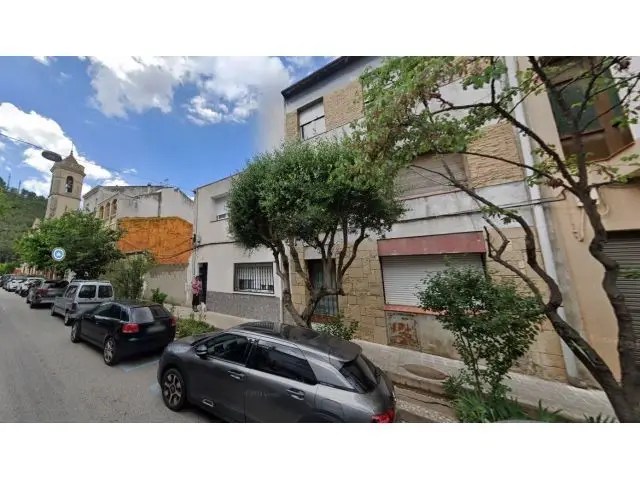Piso Okupa en Venta Vallirana para Inversores
