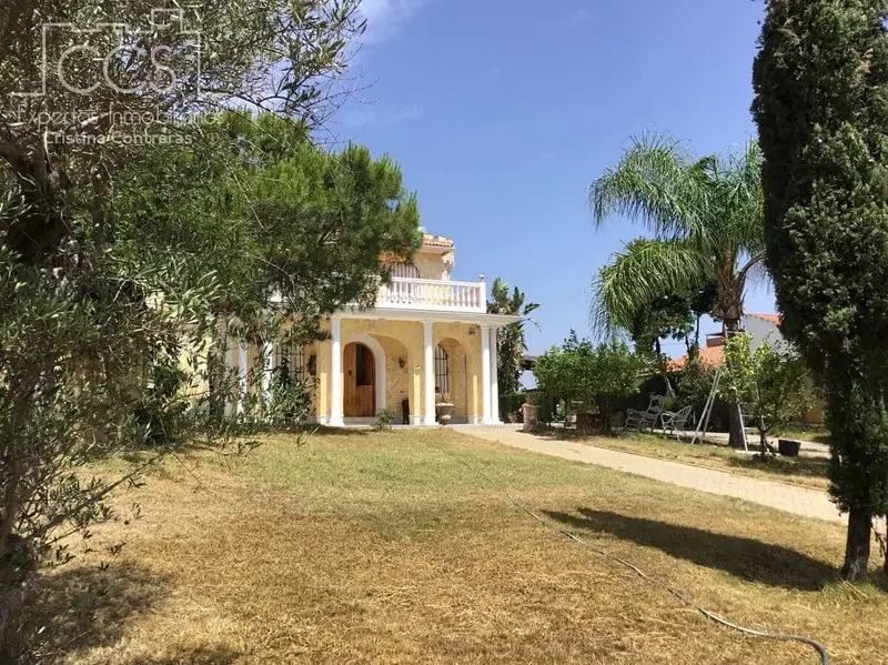 Chalet en venta en Lepe, Huelva