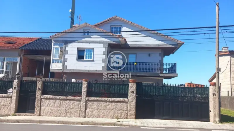 Chalet Pareado en Venta en Cambados