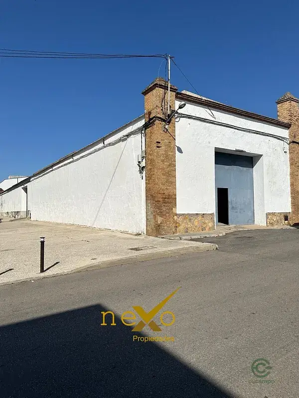 Nave Industrial en Carmona para Inversores: Alta Rentabilidad
