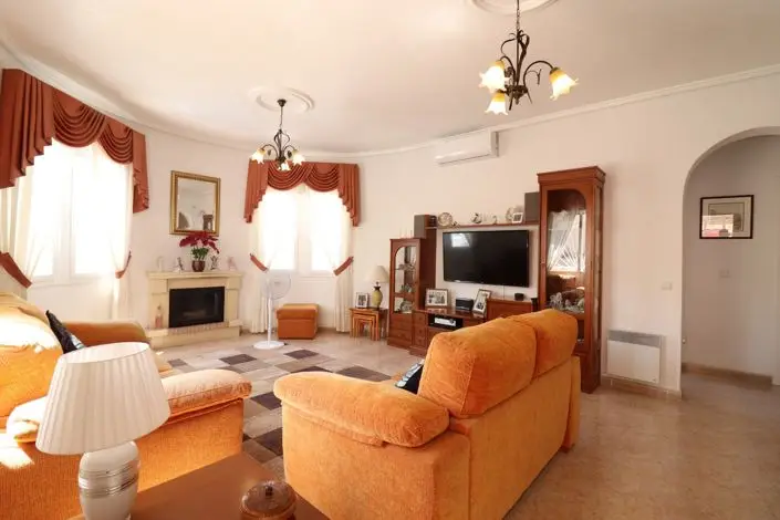 Villa de 3 Dormitorios en Benimar Rojales Costa Blanca