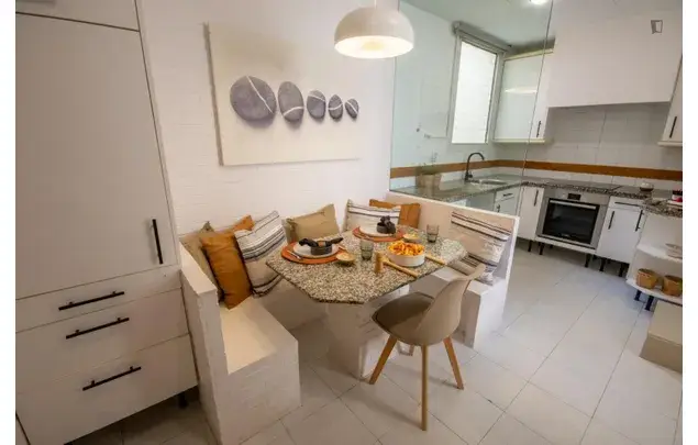 Apartamento 6 Dormitorios Barcelona Estudiantes Trabajadores