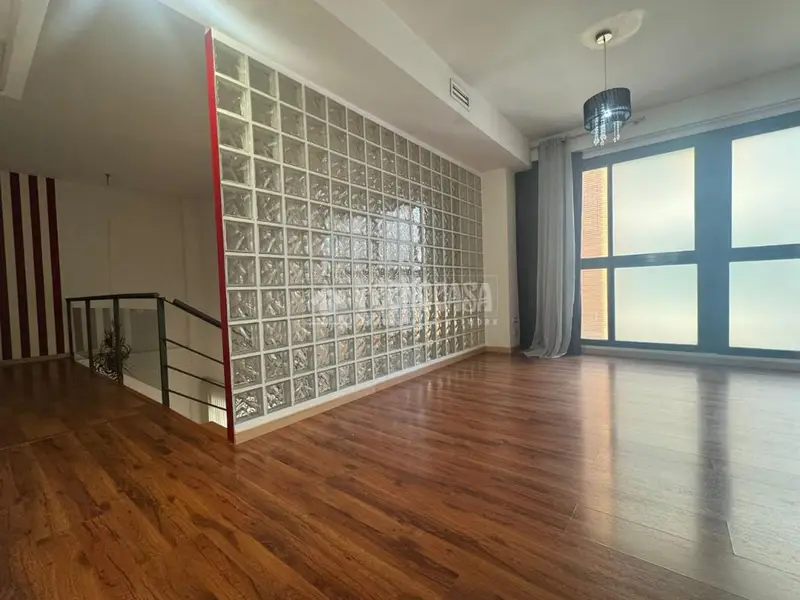 Duplex tipo Loft 102m2 cerca Torre Arias