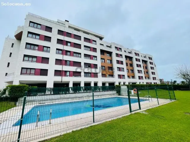 Piso en Venta en Santander  Urbanizaci	ón con Piscina y Garaje