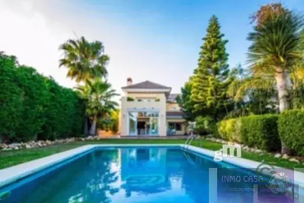 Villa en Marbella 4 Dormitorios 6 Baños 300m2