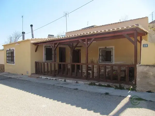Casa Cueva en Monovar con Jardin y Chimenea