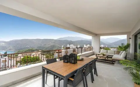 Apartamentos en Venta en Istán 3 Dormitorios Lujo