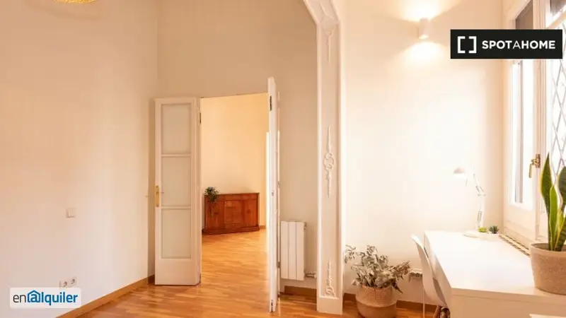 Habitación en alquiler en piso de 6 habitaciones en Sant Gervasi, Barcelona