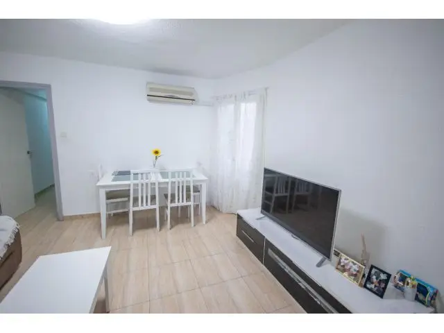 Piso Reformado en Avenida Reina Victoria Elda