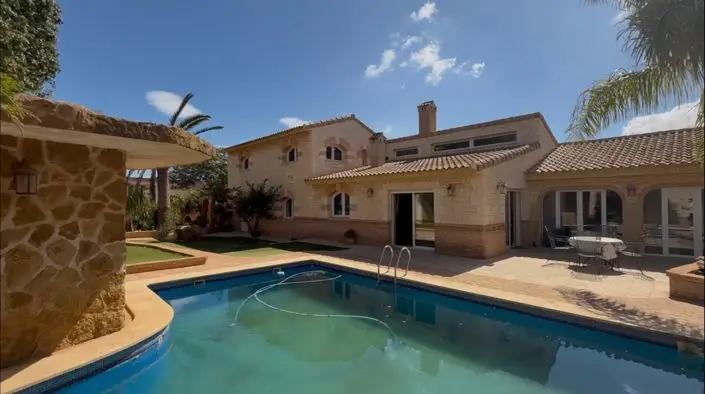 Villa de Lujo 7 Dormitorios Venta Campo
