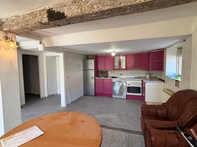 Casa de Piedra en Mave Palencia con Patio y Rehabilitacion Iniciada