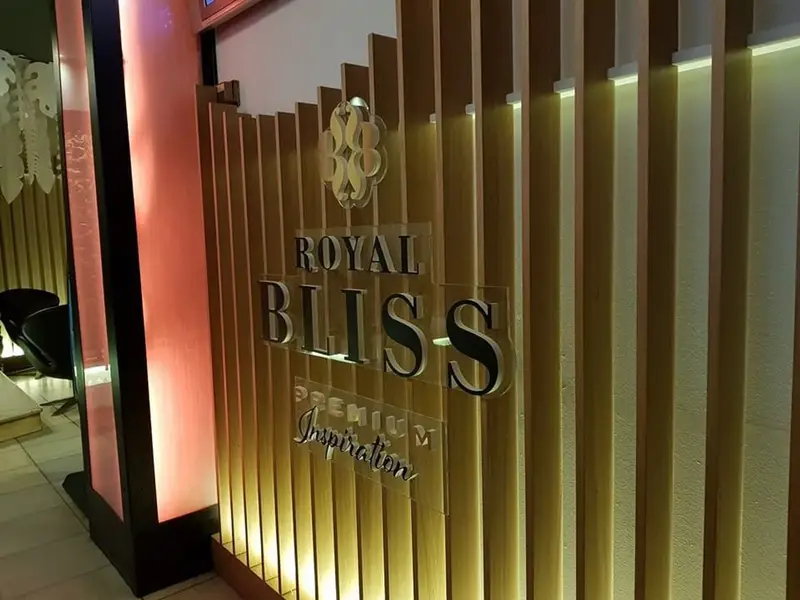 Venta Local Comercial Bailén 156m2 Cafetería Pub Reformado