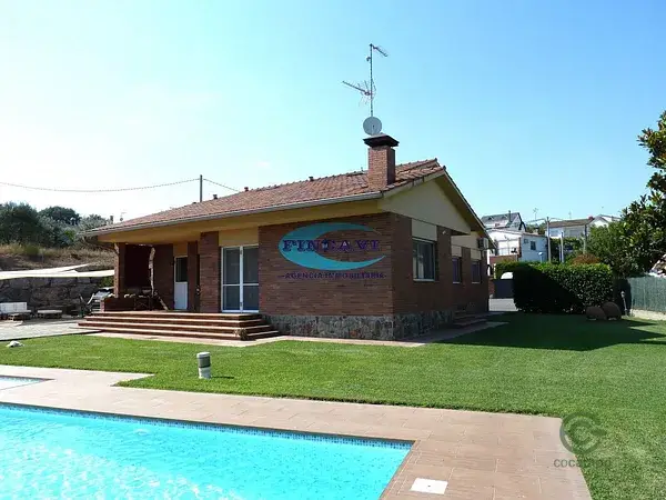 Torre con Piscina y Jardin en Bigues i Riells