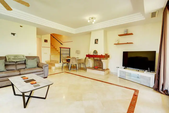 Villa en Riviera del Sol 3 Dormitorios Jardin y Jacuzzi