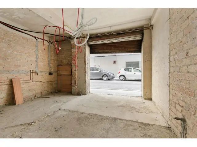 Local en Venta Junto Azor	ín 2825m²