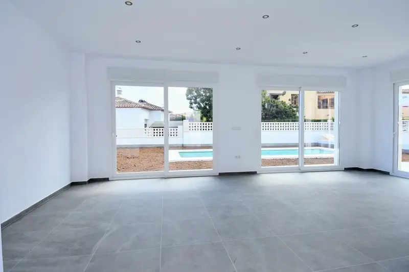 Chalet en Venta Els Poblets Denia 3 Dormitorios Piscina Jardin