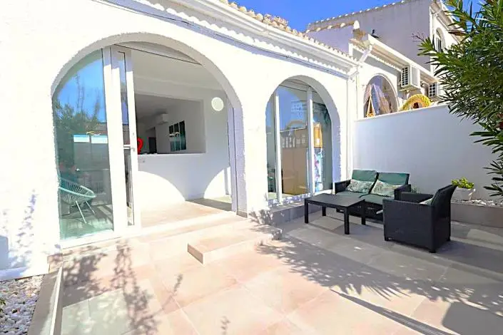 2 Bed Bungalow for sale