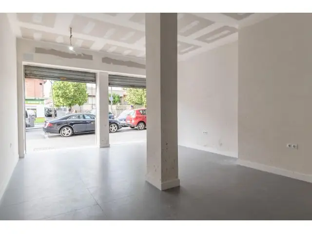 Local Comercial Reformado en Albolote 84m2