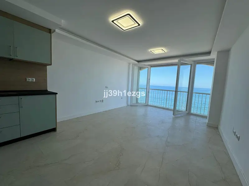 Apartamento en Fuengirola con Vistas al Mar 2 Dormitorios