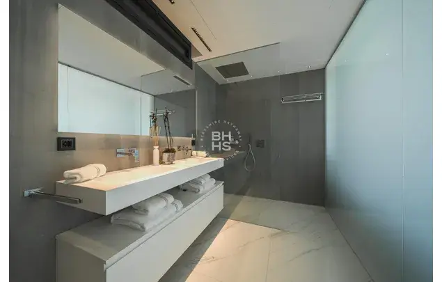 Apartamento 3 Dormitorios 119m2 Puerto Banús Primera Línea de Playa