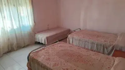 Chalet en Venta Villatobas 160m2 3 Habitaciones Jardin