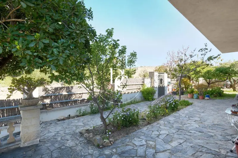 Chalet en venta en Sitges con jardin y vistas al mar