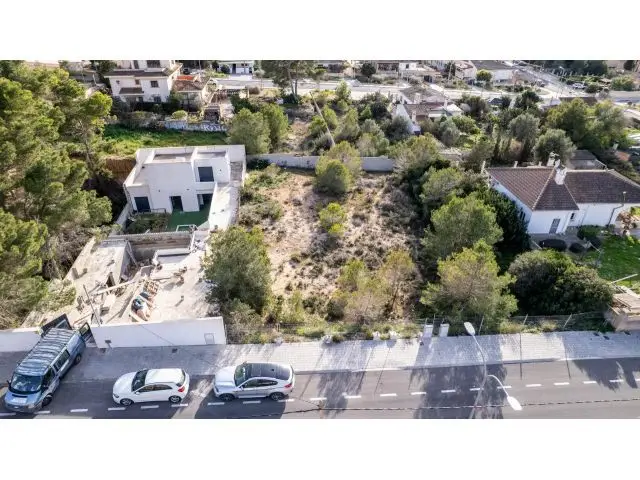 Solar Urbano De 600 Mts2 , A 800 Mts Del Mar, Edificable-Unifamiliar, (Arenal)(Fr.10.4.)