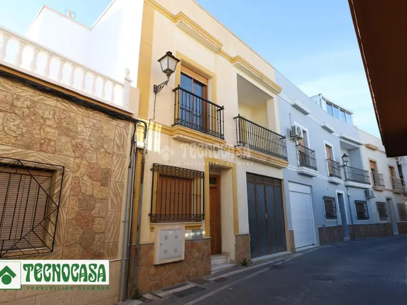 Casa en venta en Adra