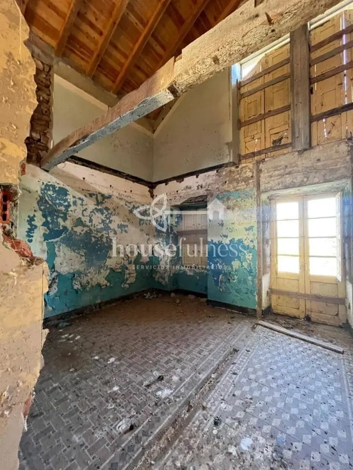 Casa en Fene A Coruna para reformar con terreno
