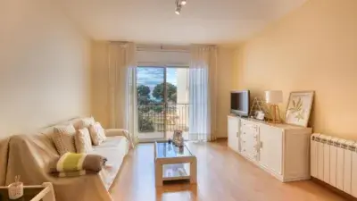 Apartamento en venta Passeig de Guixols con terraza y piscina