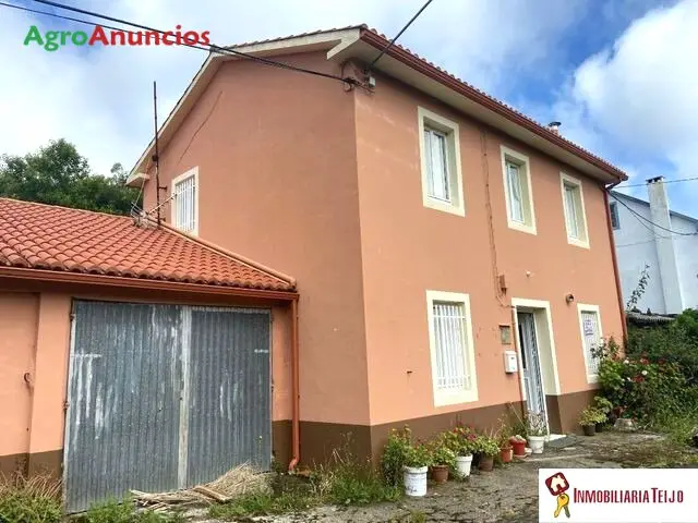 Venta  de Casa con finca grande en A Coruña