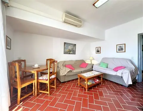 Apartamento en Moraira Centro con Terraza y Vistas