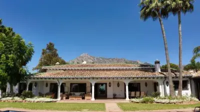 Villa de Lujo en la Milla de Oro Marbella 5 Dormitorios Piscina Jardin