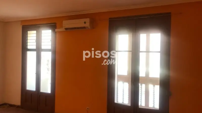 Piso en venta en Avenida de la Paz, cerca de Calle de la Duquesa de la Victoria
