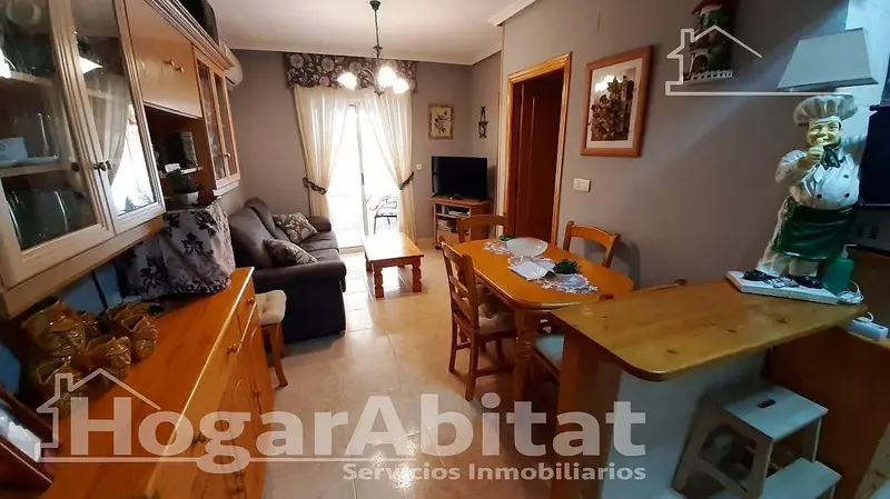 Piso Seminuevo en Torrevieja con Piscina y Terraza