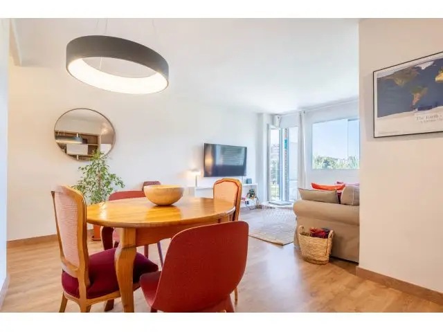 Apartamento con Vistas Panorámicas en Parque Bruil Zaragoza
