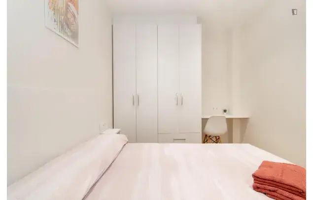 Alquiler Apartamento 4 Dormitorios Barcelona Estudiantes Trabajadores