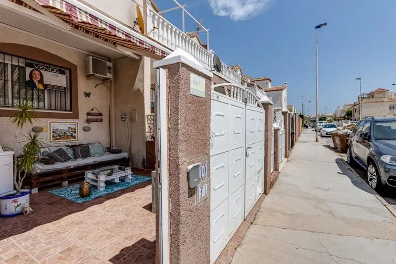 3 Dormitorios Adosado en Aguas Nuevas Torrevieja