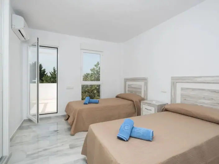 Adosado 4 Dormitorios Atalaya Cerca Puerto Banus