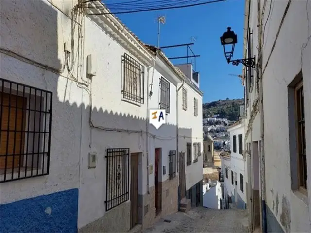 Adosado de 3 Dormitorios en venta Montefrío, España