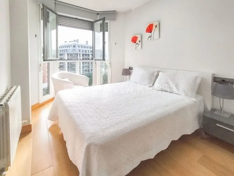 Apartamento en Alquiler Bilbao 2 Dormitorios Plaza de Garaje
