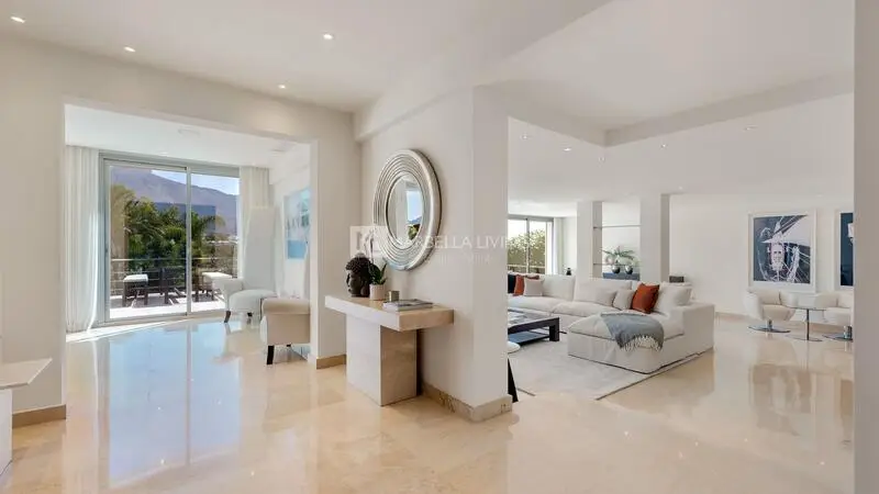 7 Cuarto Villa en Venta Nueva Andalucía Málaga