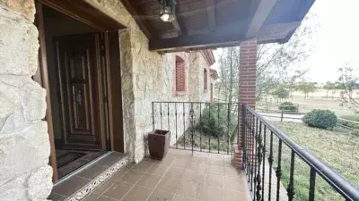 Casa en venta Segovia chalet independiente 4 dormitorios