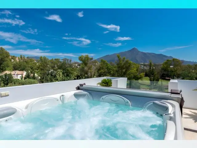 Casa-Villa de 6 Dormitorios alquiler Marbella, España
