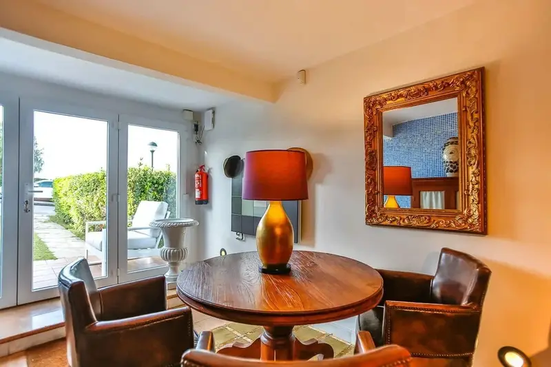 Dúplex de Lujo en Sitges con Vistas al Mar - Alquiler a Largo Plazo